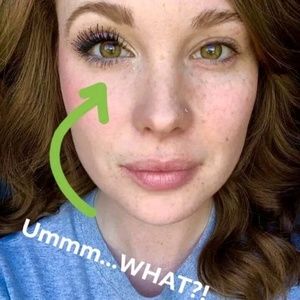 Younique Makeup - Younique 4D Mascara Younique Makeup - Younique 4D Mascara